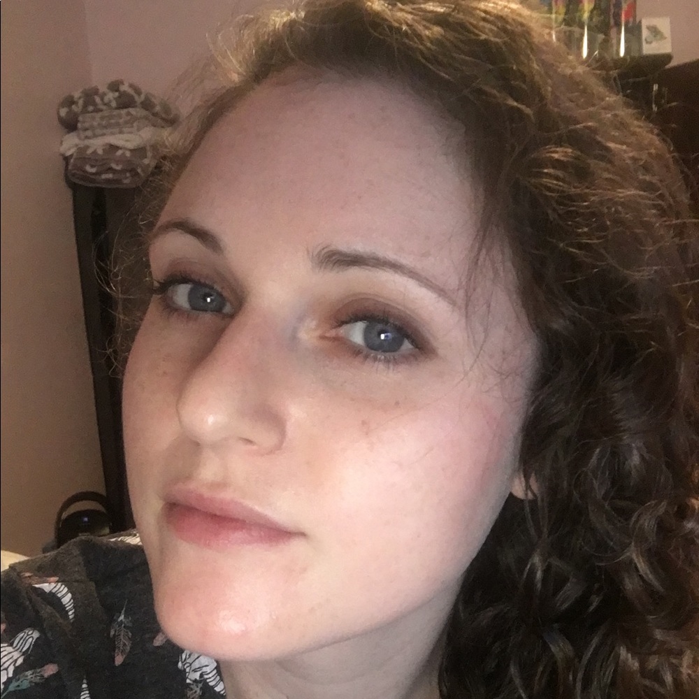Meet your Posher, Izzy M